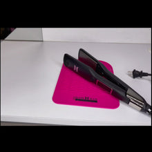 Load and play video in Gallery viewer, Black Heat Resistant Mat
